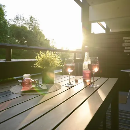 Almrock Apartment *