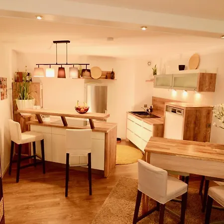 Almrock Apartment *